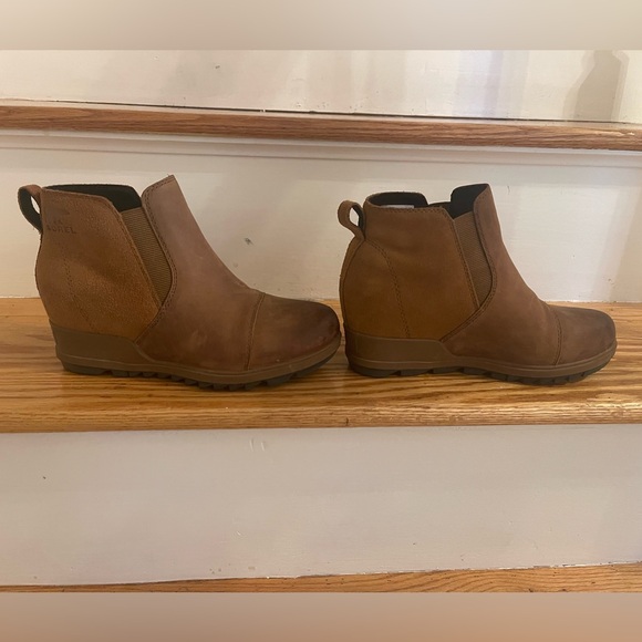 Sorel Evie li Wedge Chelsea Boot - Picture 2 of 4